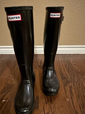 Hunter Gloss Black Knee-High Rain Boots